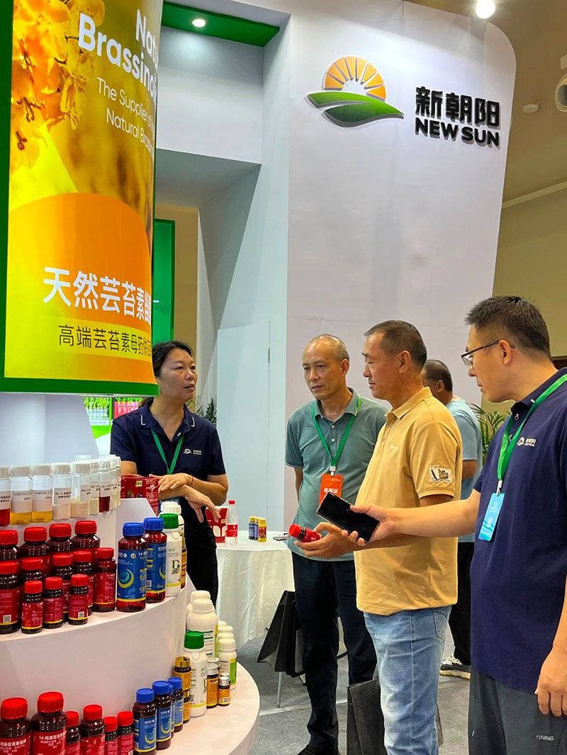 新朝陽綠色生物科技亮相西部植?！半p交會(huì)”與第八屆綠色農(nóng)藥博覽會(huì)